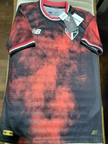 CAMISA SÃO PAULO FC, COMEMORATIVA NEW BALANCE - TAMANHO 14-JUVENIL