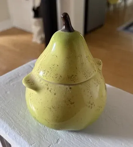 Petit Pêra Amarelo Le Creuset