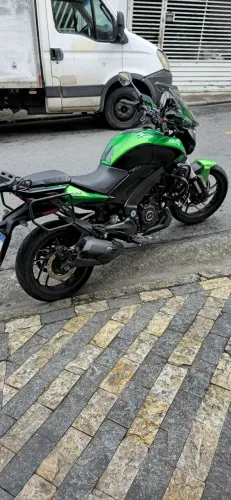 Dominar 400 - Bajaj
