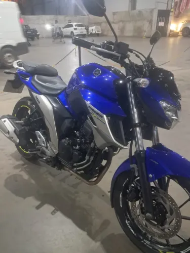 Vendo Fazer 250