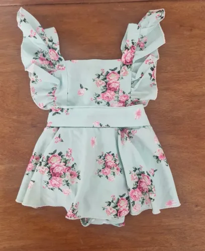 Vendo lote de roupas menina 1 ano