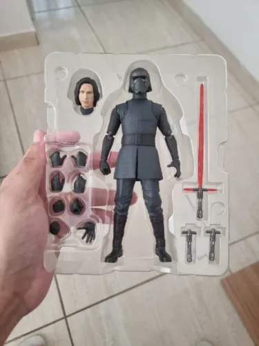 Kylo Ren SH Figuarts Bandai