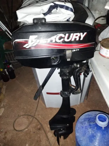 Motor Mercury de 3.3 HP