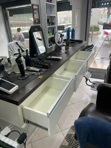 Bancada de salão e barbearia 