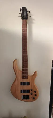 Baixo Cort dlx 5 cordas ativo