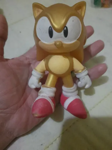 Boneco Elastico Que Estica do Sonic Dourado Goo JIT ZU da Sunny oficial Sega 