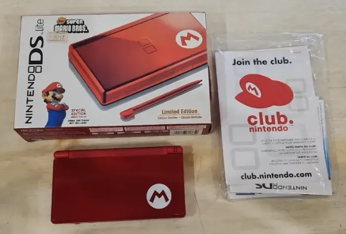 Ds Lite Vermelho na Caixa