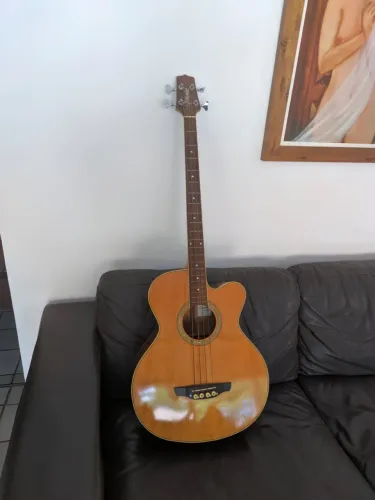 Takamine EGB2S - Baixolão