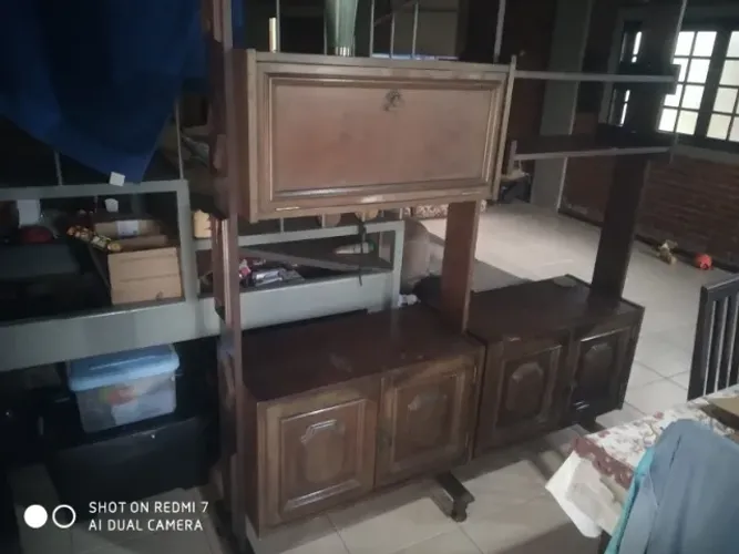 Vendo essa estante dupla de madeira,  "retro" colonial 