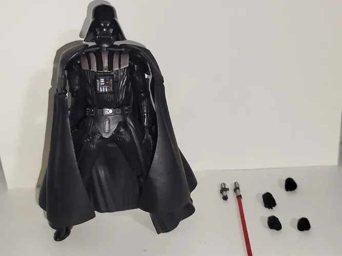 Darth Vader Revoltech ler a descrição do anúncio 