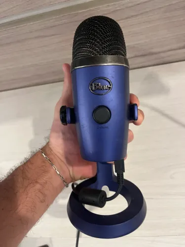Microfone Condensador Usb Blue Yeti Nano - Azul Cor Azul-marinho