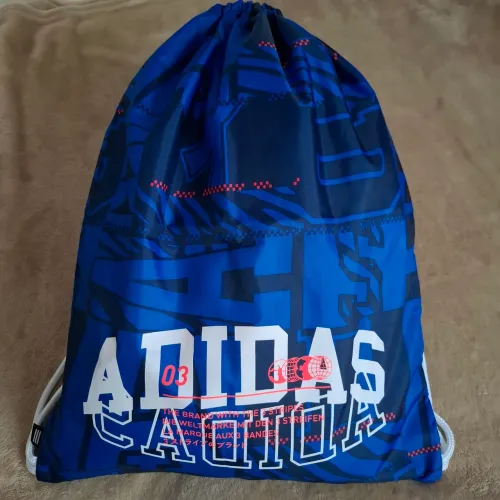 BOLSA ADIDAS (original)<br>* tamanho: 46cm x 36cm<br>* original<br>* nunca usado