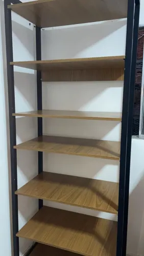 Estante MDF com rodinhas 