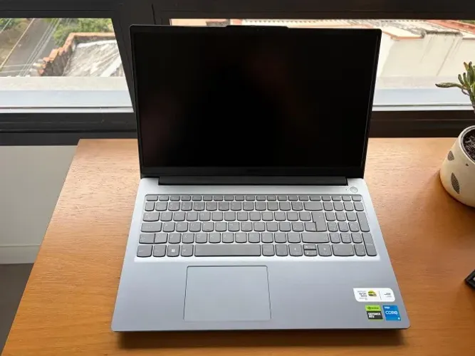 Notebook Gamer Lenovo LOQ 15IAX9E RTX 3050 32GB Ram