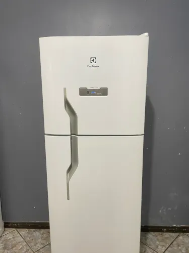 Geladeira Electrolux Frost Free 371 L duplex 