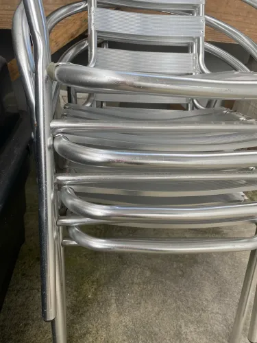 Vendo 4 cadeiras de alumínio