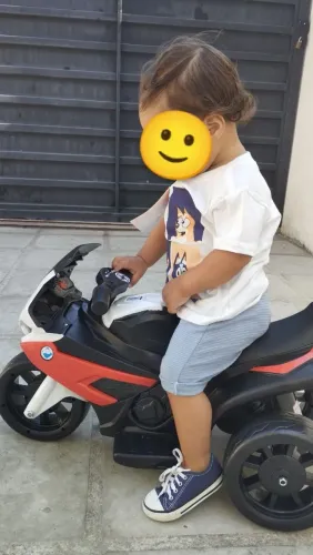 Moto elétrica infantil 