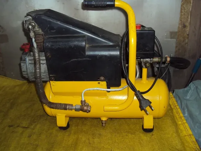 compressor ar tangue ferrari 127w,motr 1 cv ,115psi ,com mangueyra ..sem copo /