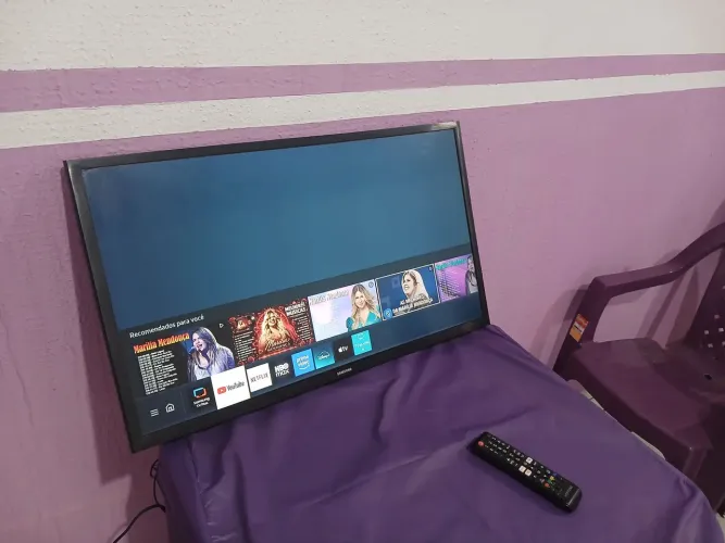 Tv smart Samsung 32 semi nova tudo ok com controle original 