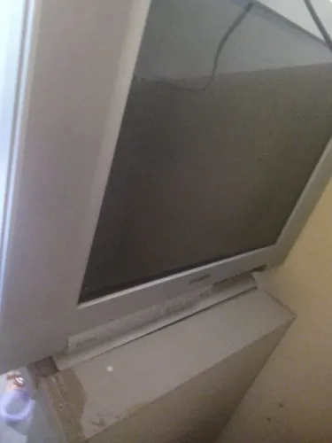 2 tvs de tubo Sony e Cce