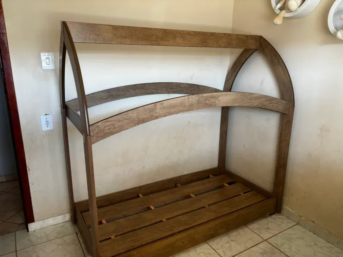 cama montessoriana infantil