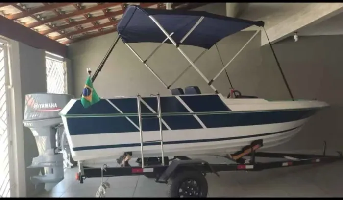 LANCHA VENDA/TROCA