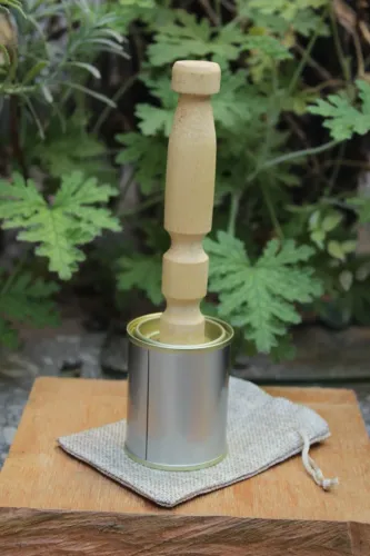 Maraca para cerimonias de lata - cabo claro