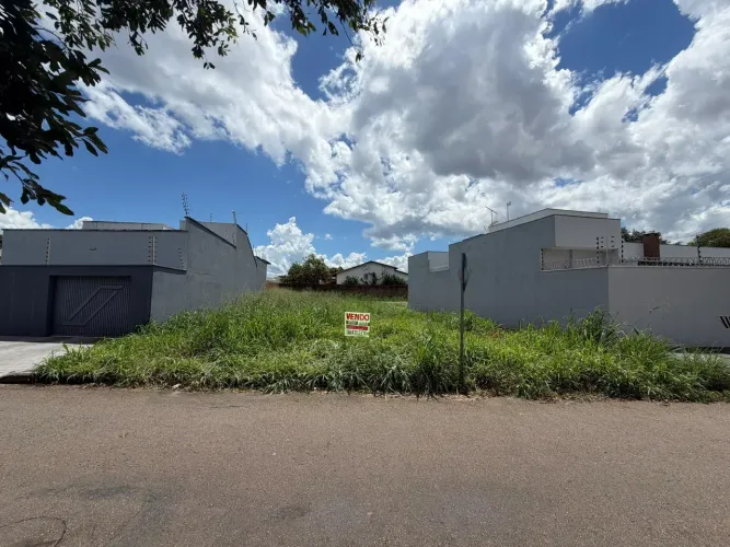 307 sul arso 33, lote Desmenbrado 198mt área total, frente p sul,murado em U,registrado