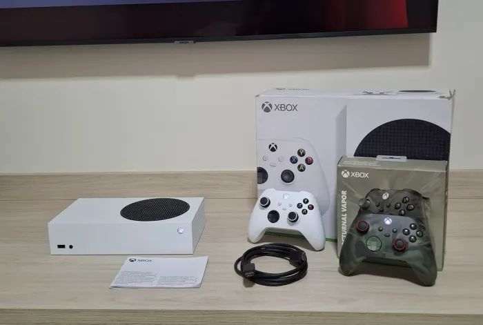 Xbox Series S 512GB SSD 2 Controles