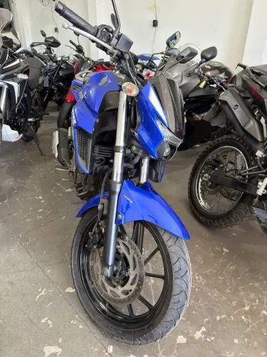 FAZER 250(GONCALO MOTOS)já emplacada e transferida 