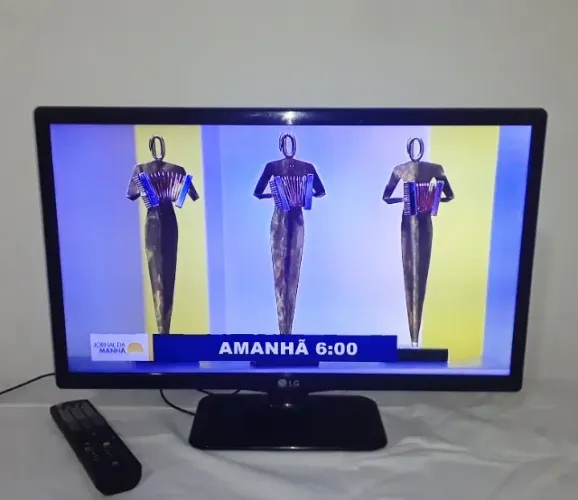 TV LG 24 Polegadas Com Controle e Antena Digital! Não é Smart! No precinho! No PIX!