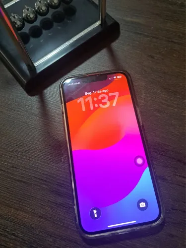 iPhone 14 v/t