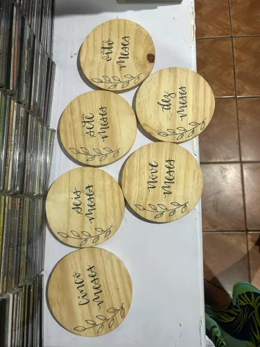 Plaquinhas mesversário