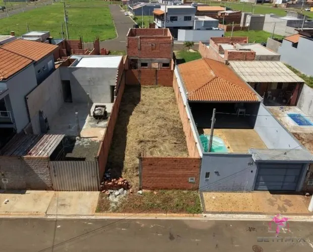 Terreno Murado à Venda no Jardim Santa Carolina Bairro Valorizado em Leme