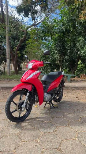 Vende-se Honda Biz 125 2018 moto muito conservada