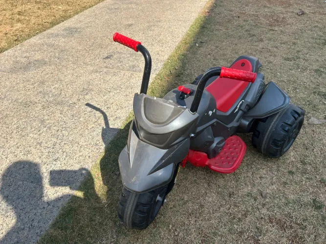 Moto infantil elétrica