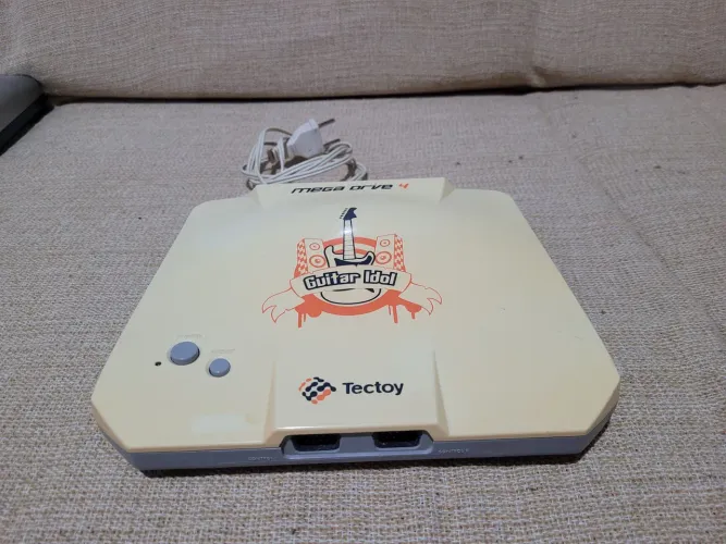 Mega drive 4 tectoy modelo Guitar Idol (apenas o console)