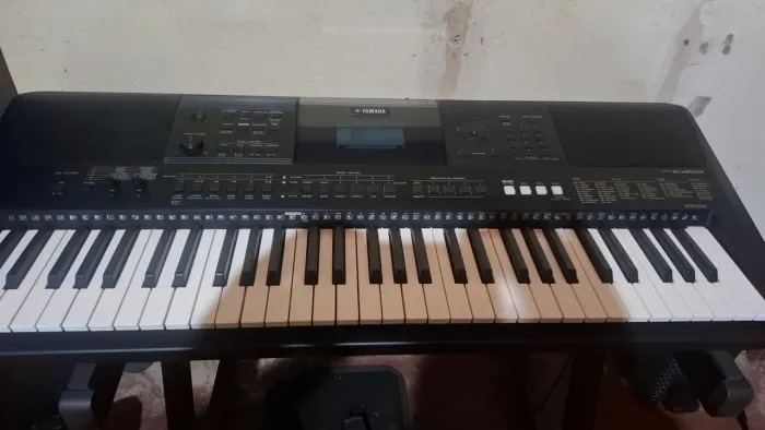 Teclado Yamaha PSR-E453 