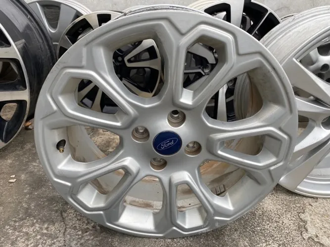Roda Ford Ecosport aro 17 original unidade valor mínimo consulte o jogo 