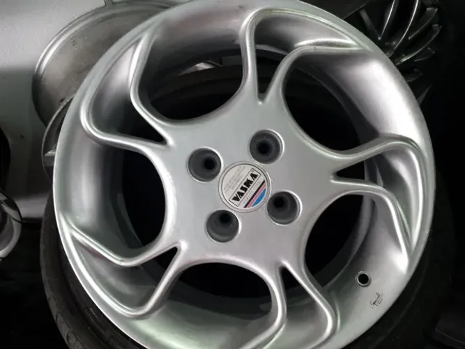 Roda aro 15 Vaska prata tala 7 4x100 novas Retro taluda