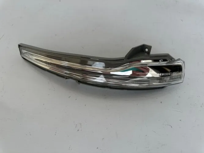 Pisca Retrovisor Esquerdo Mercedes Benz C180 C200 2015 a 2021
