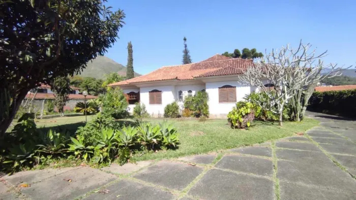Casa para Venda em Teresópolis, Tijuca, 4 dormitórios, 2 suítes, 5 banheiros, 20 vagas