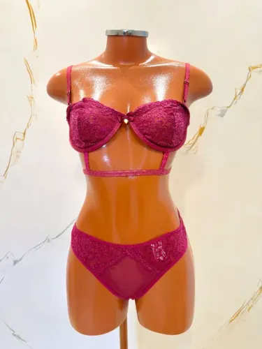 Conjunto de lingerie sutiã de renda calcinha fio moda íntima