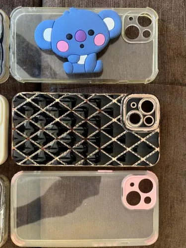 Lote de capas usadas para iPhone 13