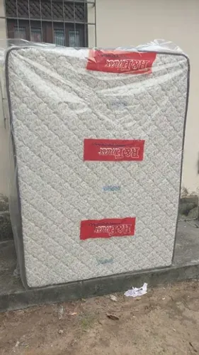 Cama casal luxo pillow. 