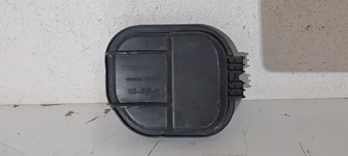 Tampa Farol Escort Zetec 97/ 02 esquerda