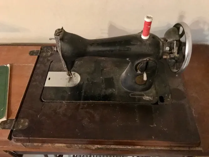 Máquina de costura bordar singer