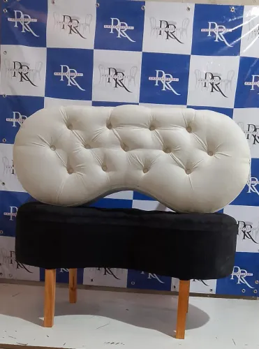 Lindo Puff com Detalhes Charmosos de dois lugares