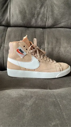 Nike Blazer Mid '77 Suede - Bege