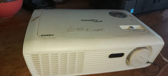 Liquidando Projetor optoma modelo hd67 com hdmi